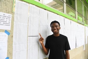 Solo 200 cupos y 2,143 aspirantes: Carlos Etienne obtuvo el puntaje más alto para ingresar a la carrera de Medicina en la UP