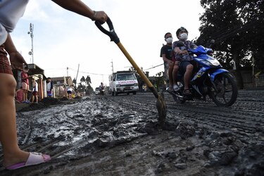 Filipinas se declara en estado de alerta por el volcán Taal