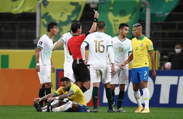 Sin despeinarse, Brasil arrolla 5-0 a Bolivia en debut hacia Catar-2022