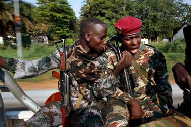 París lanza la operación 'Sangaris' en Bangui