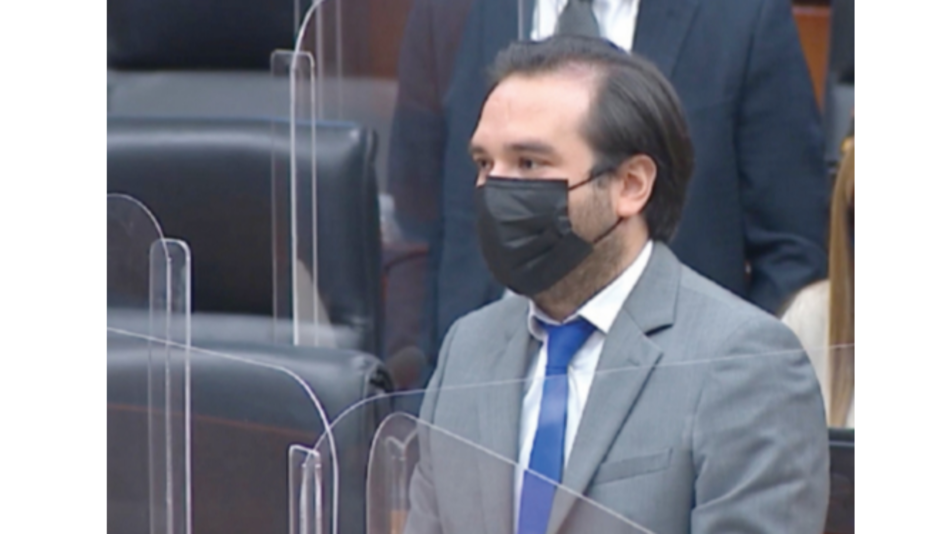 Gabriel Silva presenta anteproyecto para eliminar la confidencialidad en las actas del presidente y el Gabinete