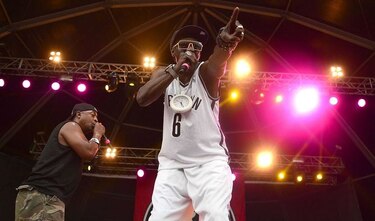 Cantante Flavor Flav demanda por ganancias a Public Enemy