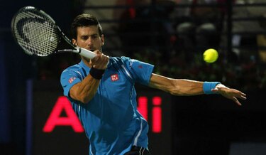 Djokovic llega a 700 victorias y avanza a cuartos de final en Dubái