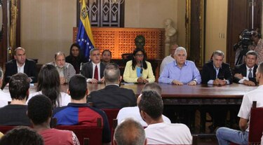 Gobierno de Venezuela excarcela a otros 40 opositores