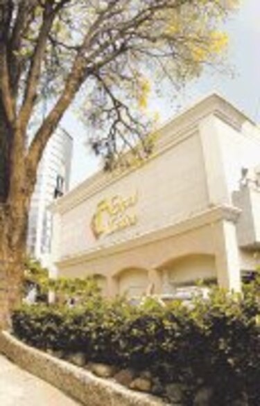 Turismo al día Hoy abre sus puertas el nuevo Royal Casino del Marriott