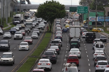 Manifestaciones en distintas vías de la ciudad capital generan congestionamiento vehicular