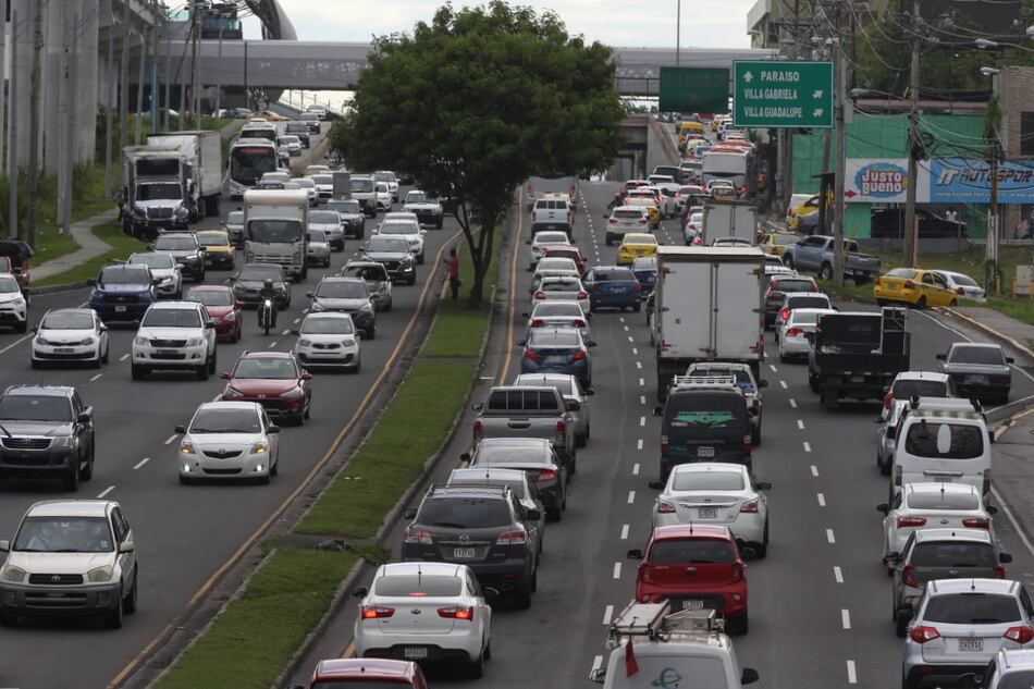 Manifestaciones en distintas vías de la ciudad capital generan congestionamiento vehicular