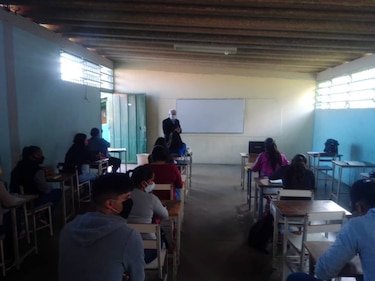 Venezuela retoma clases presenciales, suspendidas desde marzo de 2020 por la pandemia