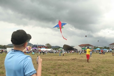 El Festival de Cometas y Panderos celebra 25 años de tradición y color en Panamá