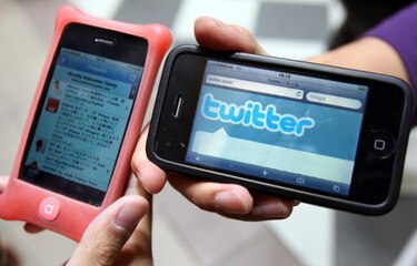 Twitter presenta función para enviar tuits por email