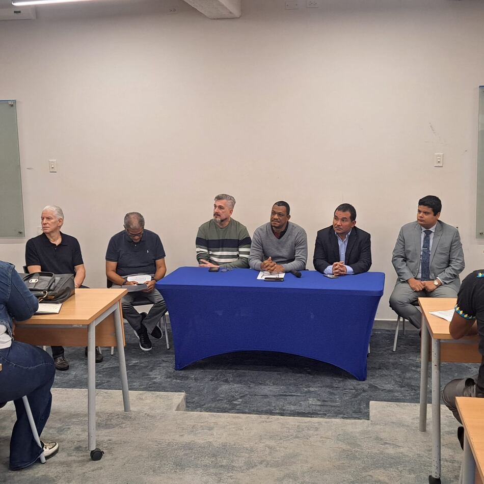 Gremios magisteriales y autoridades del Meduca se reunieron para revisar acuerdos