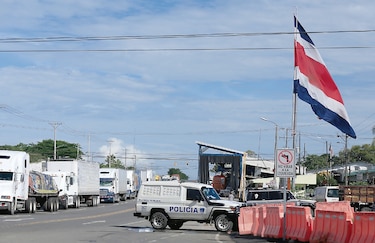 Transportistas nicaragüenses bloquean pasos