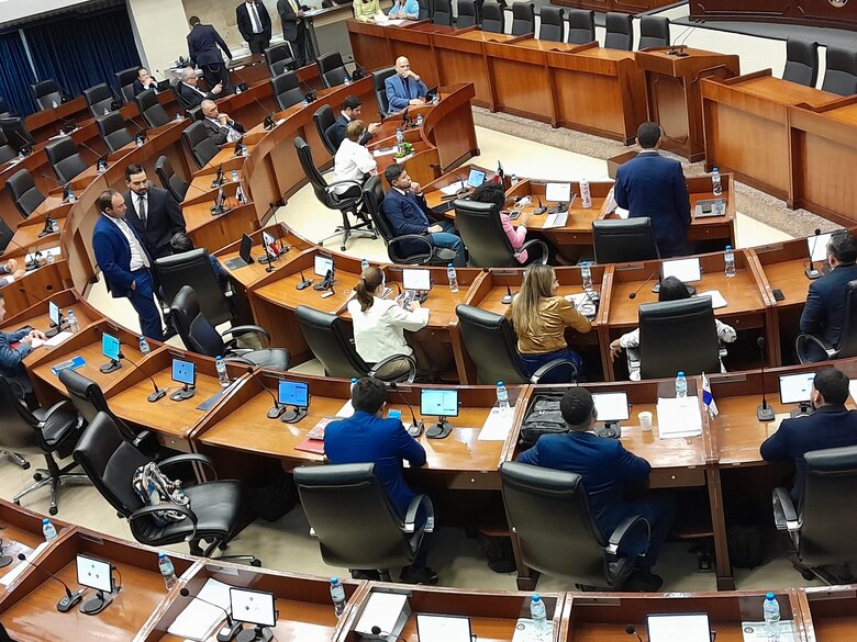 Asamblea: la ratificación de Dino Mon y los ocho votos fantasmas del PRD