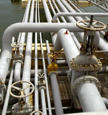 Venezuela firma contratos petroleros con consorcio chino-surcoreano