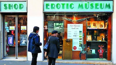 París pierde su museo erótico y subasta colección
