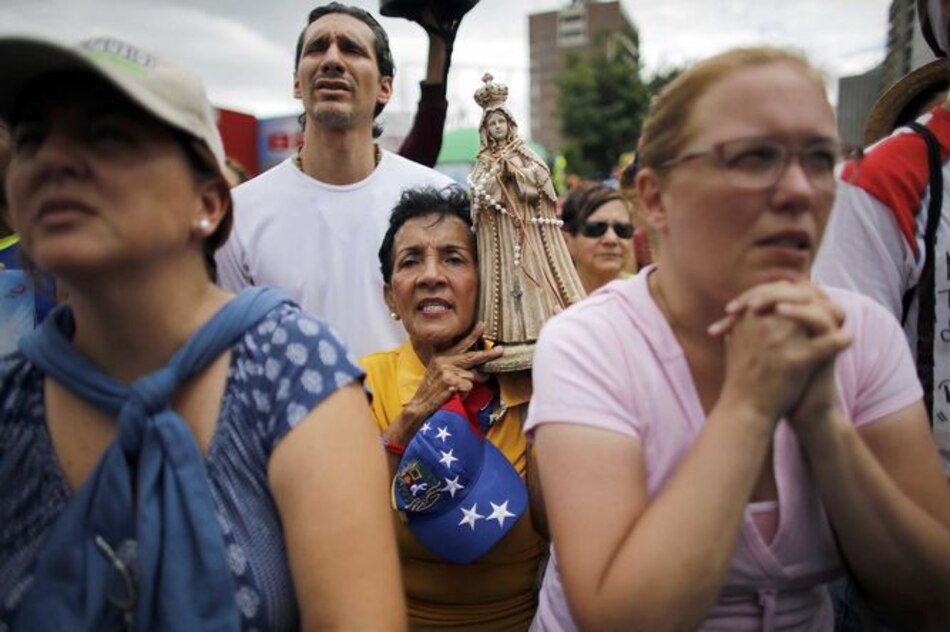 Opositores marchan y oran ‘por la paz’ de Venezuela