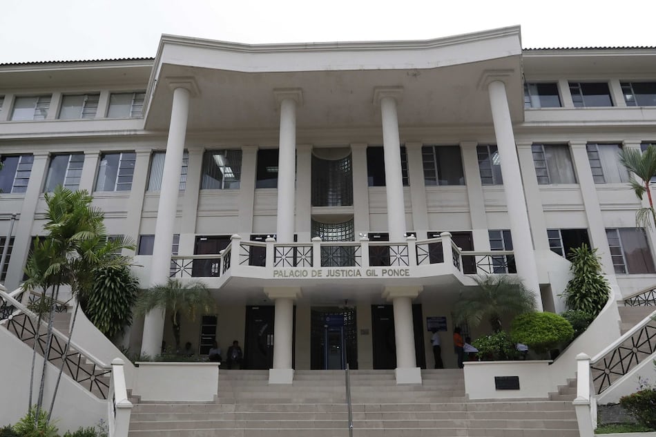 Presentan amparo de garantías constitucionales contra resolución que restringe la movilidad en el país por el Covid-19