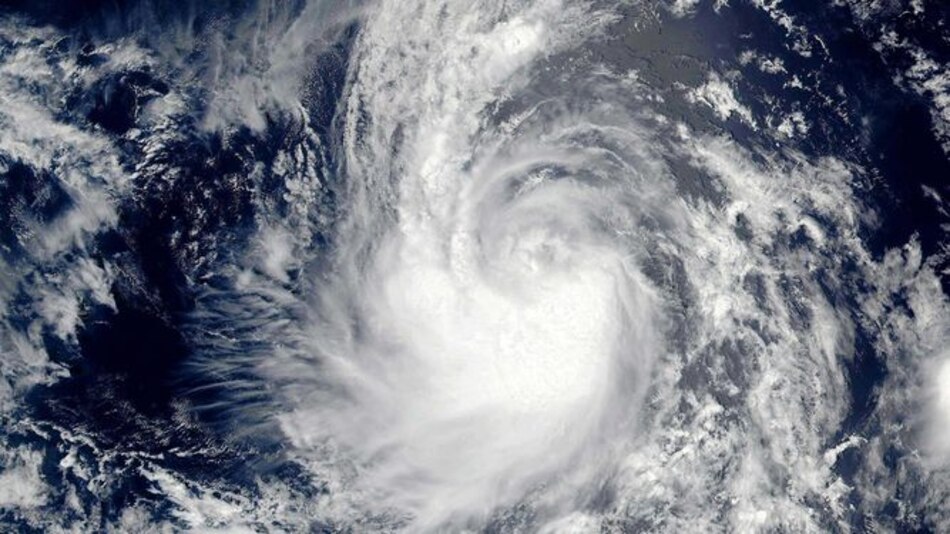 ‘Madeline’ se convierte en huracán de categoría 4 en el Pacífico