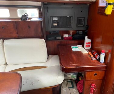 Autoridades se incautan de un velero impregnado con droga