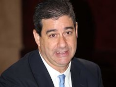 Presidente instala comité que evaluará prácticas del sistema financiero