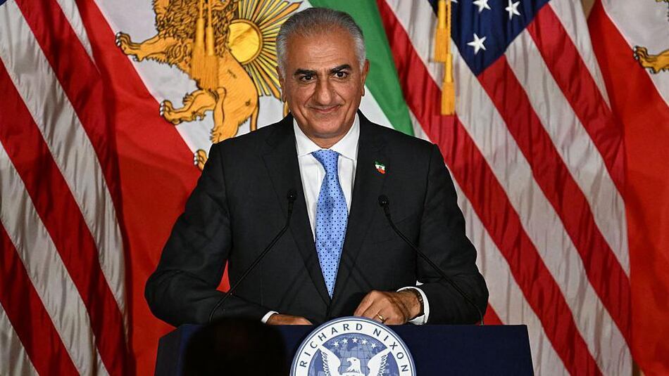 Quién es Reza Pahlavi, el príncipe heredero del sha de Persia que se postula desde EUA como alternativa al régimen islámico de Irán