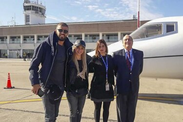 Shakira y Piqué llegan a Rosario para celebrar la gran boda Messi-Roccuzzo