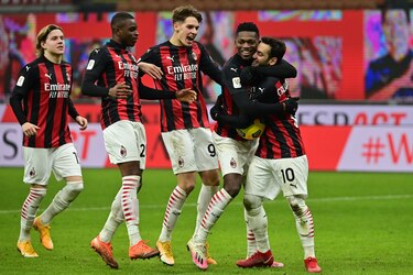 El Milan anuncia positivos al Covid-19 de Theo Hernández y Calhanoglu