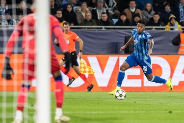 Slovan Bratislava de César Blackman perdió ante el Dinamo de Zagreb