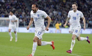 Inglaterra sigue en racha y empata a Italia en Turín