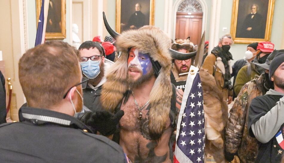 La toma del Capitolio por dentro; relato de un fotógrafo