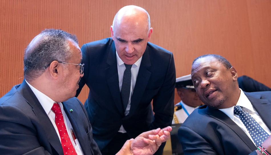 La OMS enfrenta un enemigo peor que la pandemia