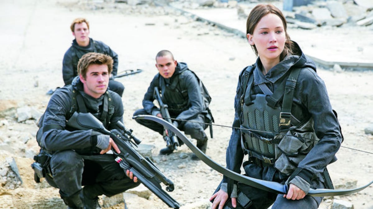 En la última entrega de ‘Los juegos del hambre’, Katniss Everdeen (Jennifer Lawrence) busca derrocar un tiránico gobierno.
