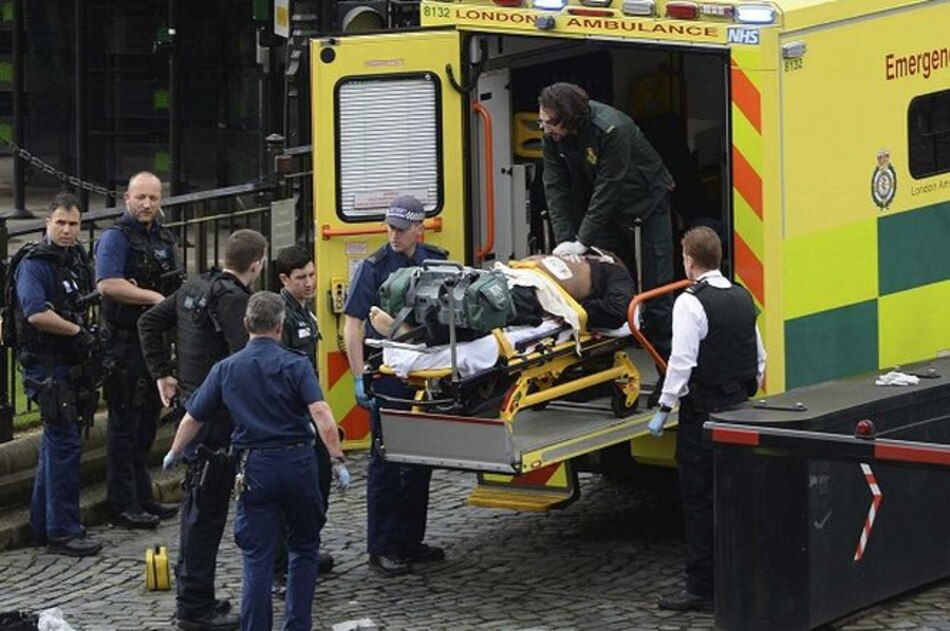 Atentado en la ciudad de Londres deja 4 muertos y 20 heridos