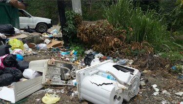 Durante operativo de limpieza sacan nueve toneladas de basura del Lago de Los Andes