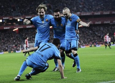 Barcelona saca medio pase a semifinales en Bilbao