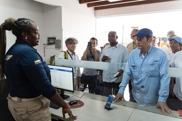 Cancilleres de Panamá y Colombia visitan la frontera para tratar crisis migratoria del Darién
