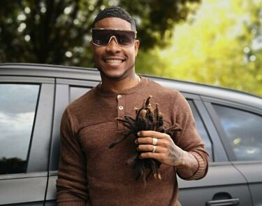 Román Torres regresa de su suspensión con nuevo 'look'