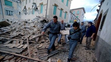 Sismo de 6.2 grados destruye ciudad italiana de Amatrice