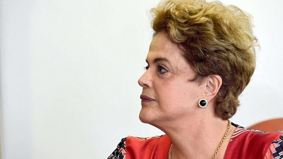 Rousseff pierde a su principal aliado y queda a un paso de la destitución