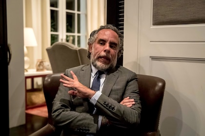 Benedetti dice que hay que revisar ‘la base’ del asilo concedido a Martinelli