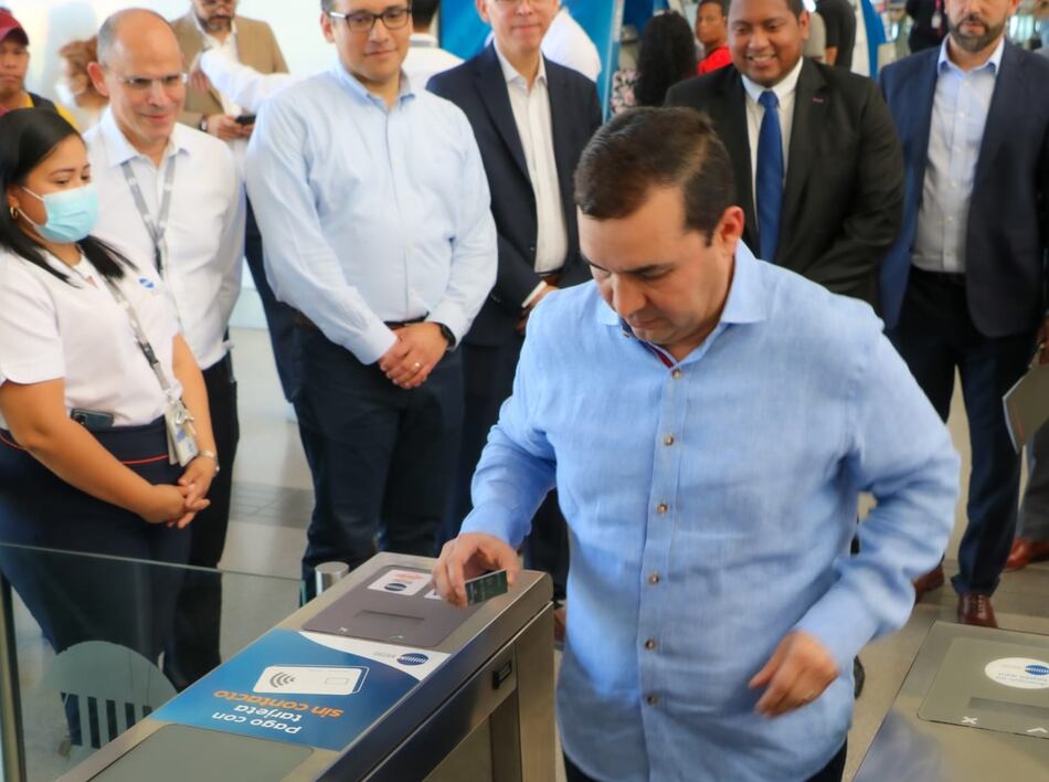 Usuarios del Metro de Panamá ya pueden pagar con tarjeta de crédito y débito