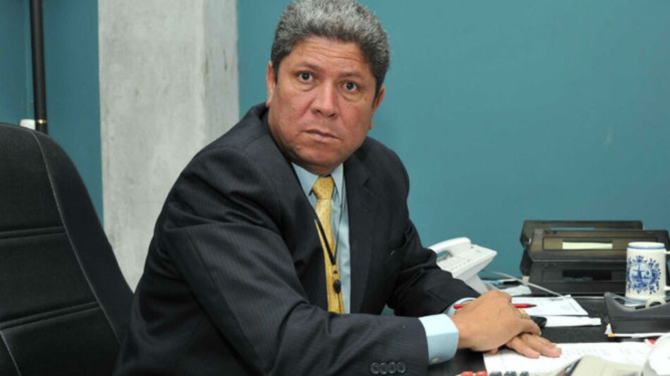 Presidencia paga cirugía a Franz Wever, secretario general de la Asamblea, con la partida discrecional