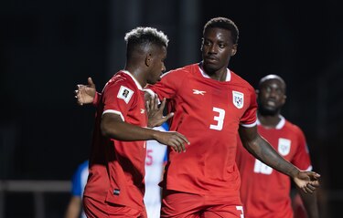 Thomas Christiansen sufre una baja sensible en la defensa para enfrentar a Surinam