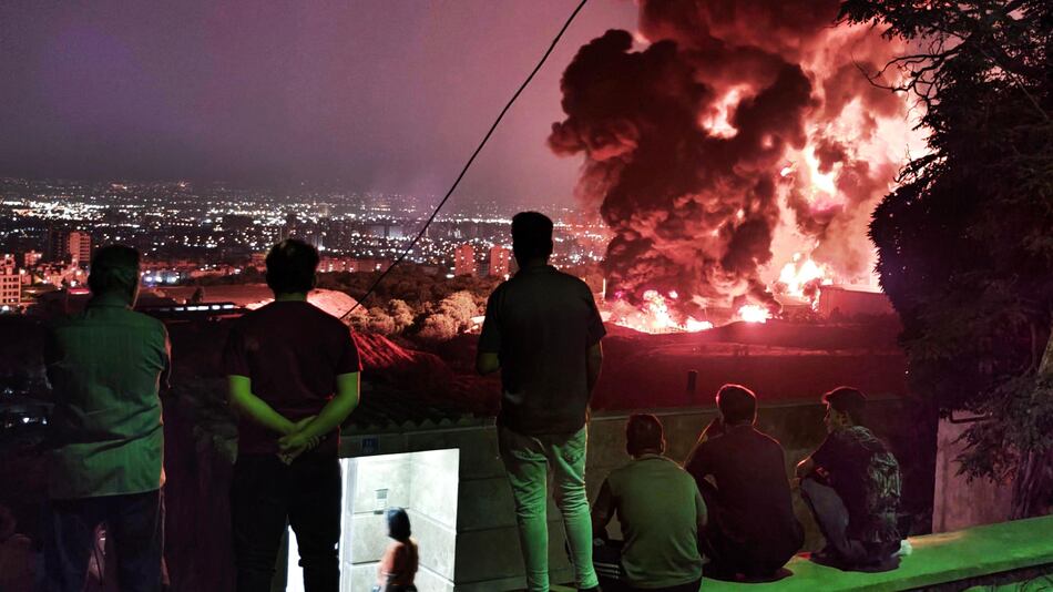 ‘No he conseguido convencer a mis padres para que abandonen su casa’: el miedo de un reportero de la BBC por su familia en Teherán