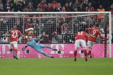 Bayern termina el año como líder tras vencer 3-0 al Leipzig