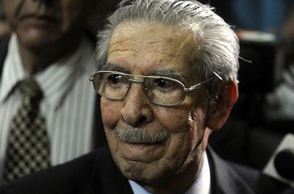 Equipo de 10 médicos dice que Ríos Montt está demente