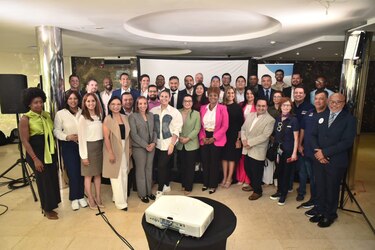 Más de 50 candidatos a diputado firmaron el compromiso por la transparencia