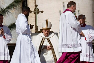 El Papa ruega por la paz en Ucrania y Jerusalén en su mensaje de Pascua