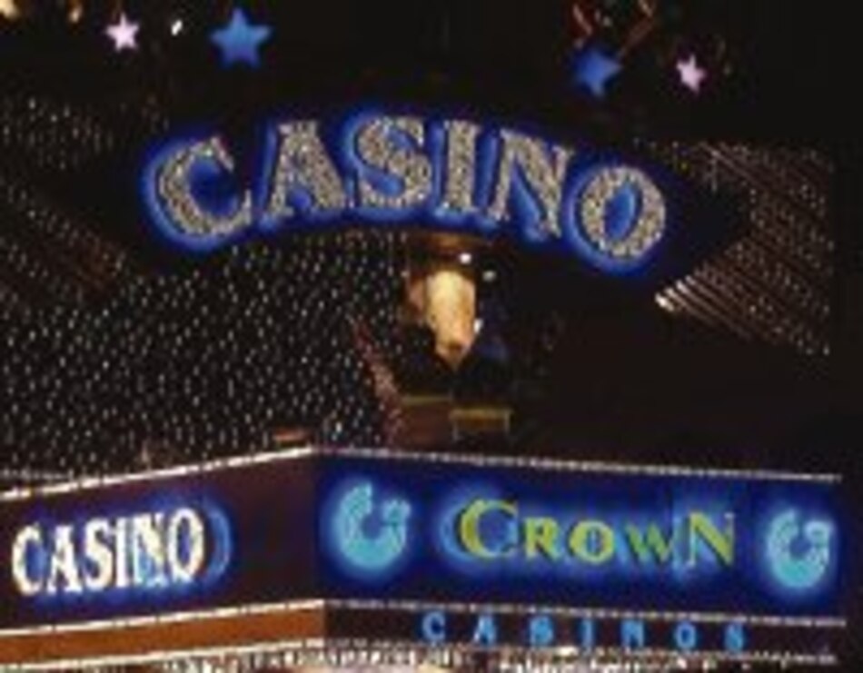 Locales que no laboren deben apagar letreros