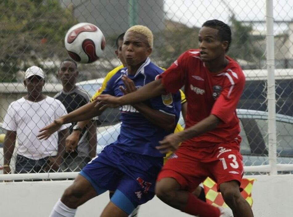 San Francisco y Árabe Unido tendrán hoy su enfrentamiento número 105